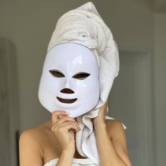 LED Mask vs Traditional Skincare: Which One to Choose?